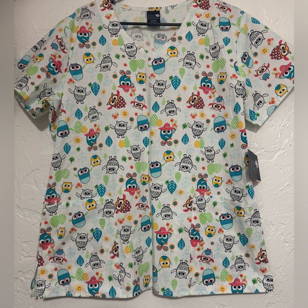 BNWT Zoe & Chloe Owl scrub top size Large